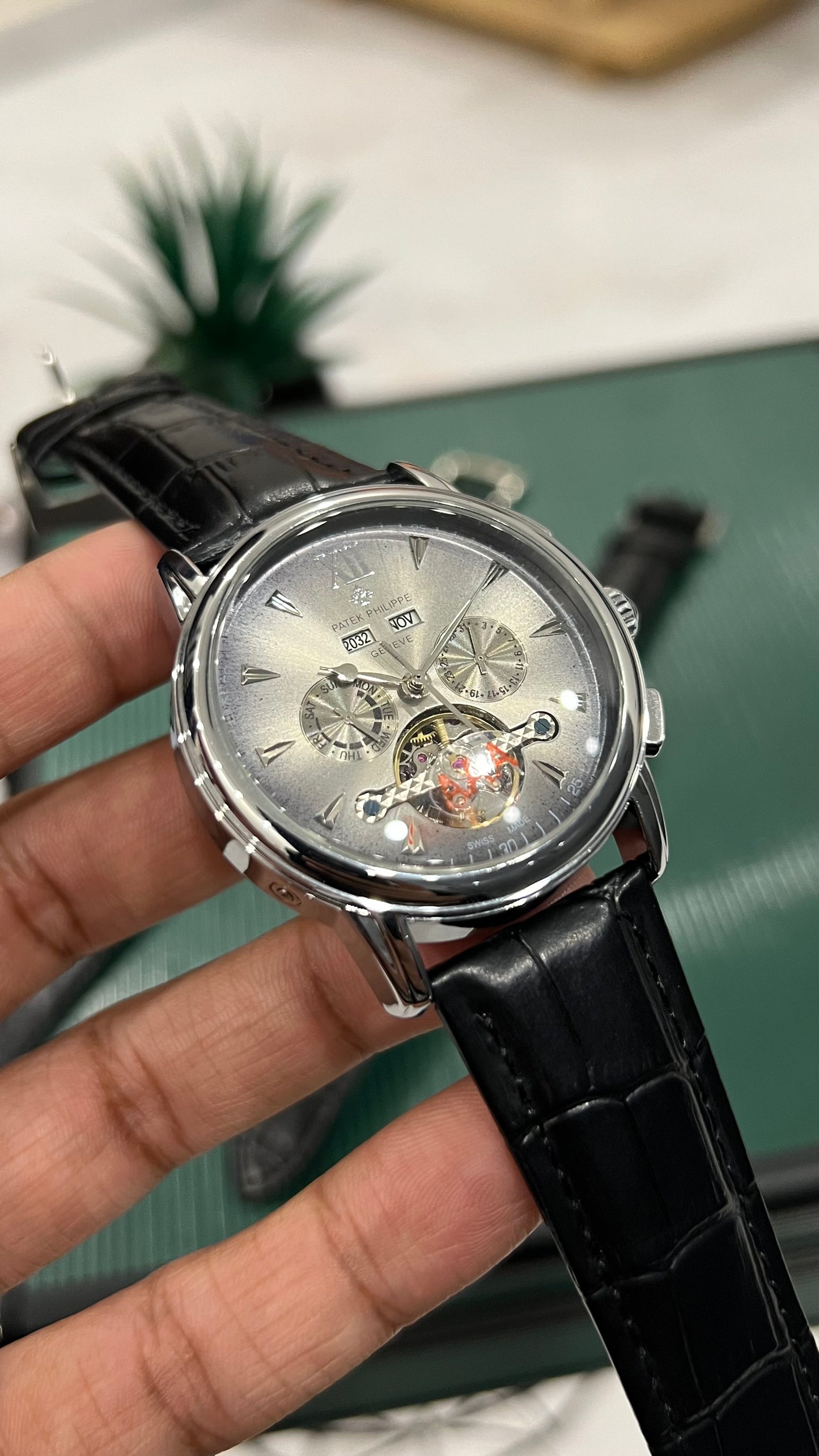 Patek Phillip Auto ( Grey )
