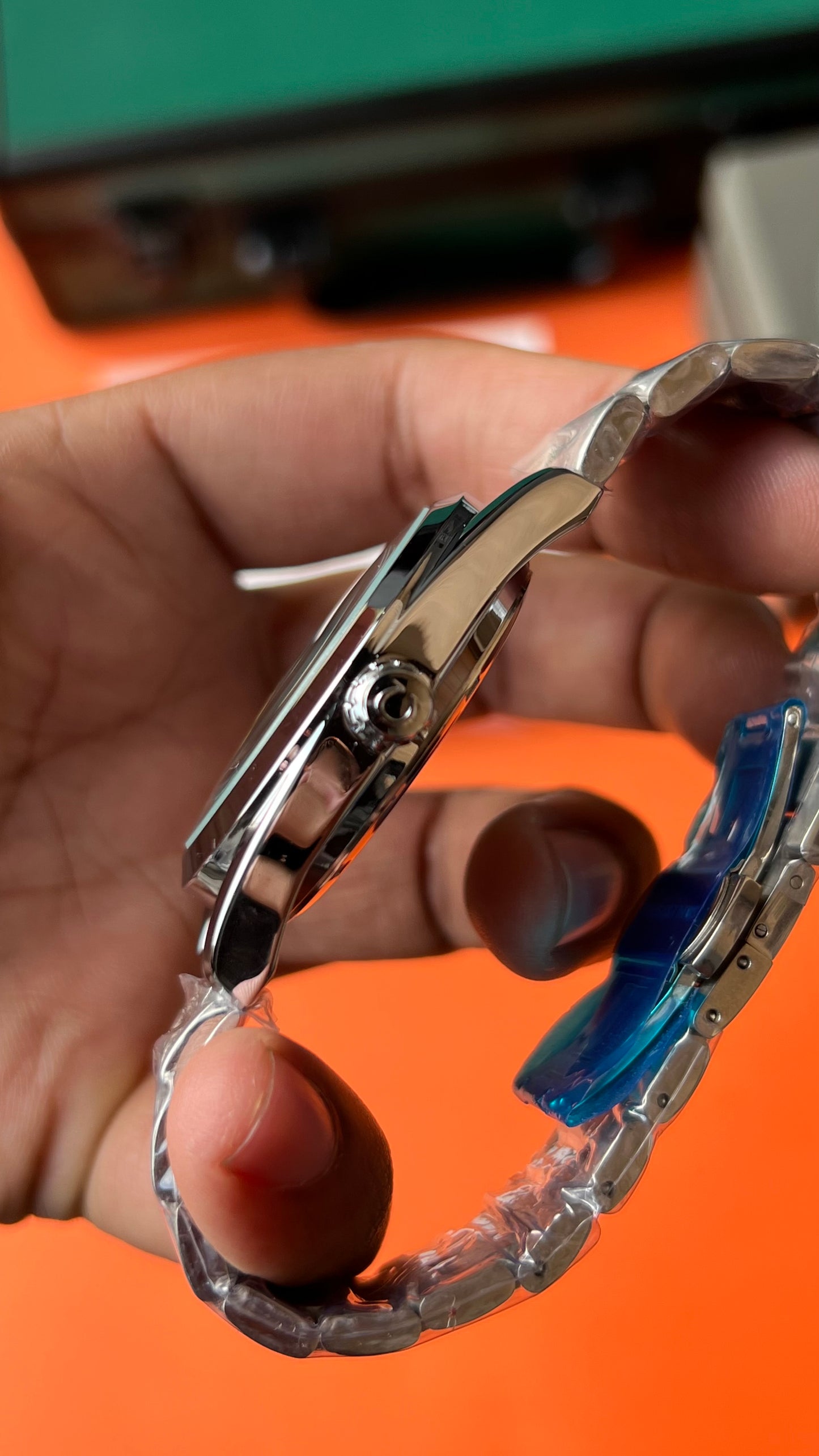 Omega Seamaster ( Yellow Needle )